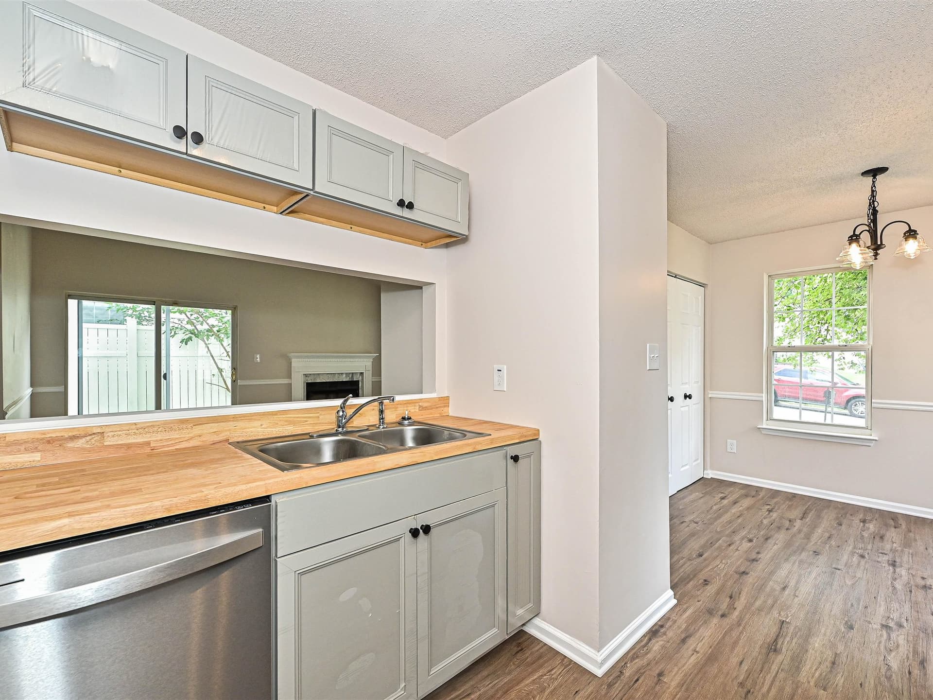 3629 Silver Ore Ln Kitchen