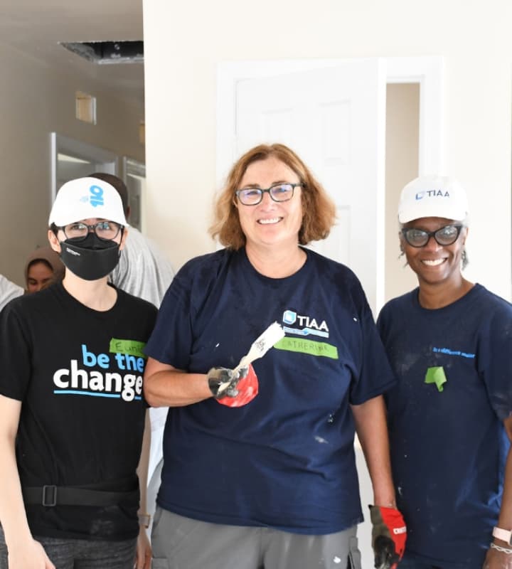 Build a Stronger Team Through Group Volunteering